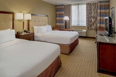 DoubleTree by Hilton St. Louis-Westport
