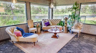 Holiday Inn Milwaukee Riverfront