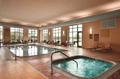 Embassy Suites East Peoria - Hotel&RiverFront