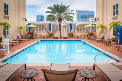 Hampton Inn & Suites St. Petersburg - Downtown