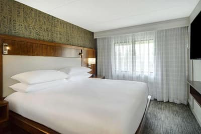 Embassy Suites by Hilton Detroit Metro Airport