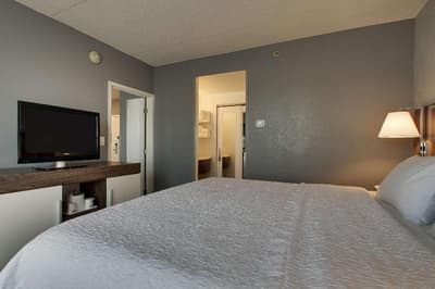Hampton Inn & Suites Chicago Aurora