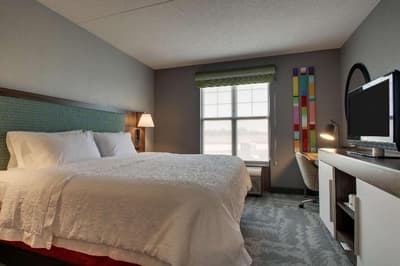 Hampton Inn & Suites Chicago Aurora