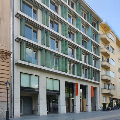 Leon Hotel & Lounge