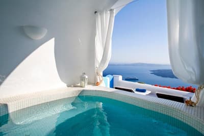 Dreams Luxury Suites