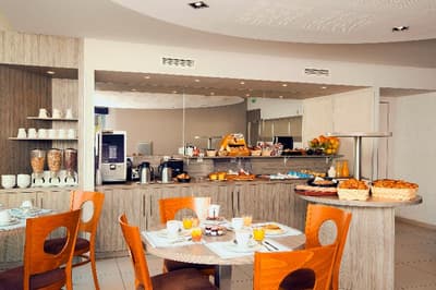 Residhome Paris Guyancourt