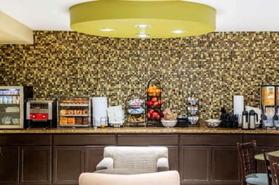 La Quinta Inn & Suites Oakland Airport Coliseum