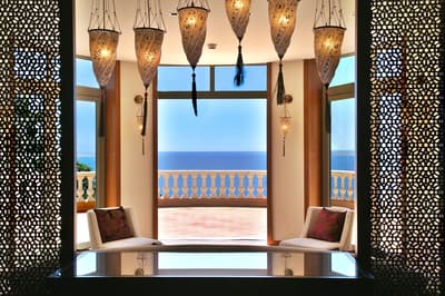 Tiara Yaktsa Cote d'Azur