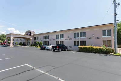 Clarion Inn and Summit Center