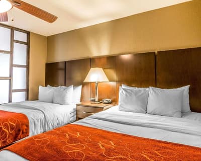 Comfort Suites (Commerce)