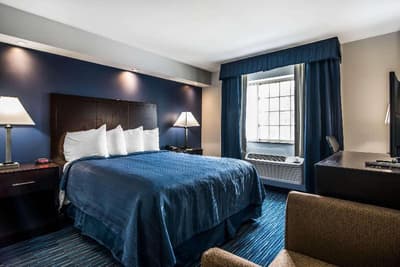 Quality Inn & Suites Downtown