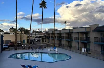 Super 8 byWyndham Mesa Downtown Near ConventionCtr