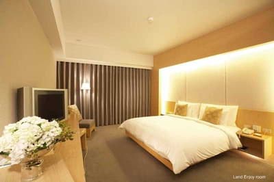 Wulai Pause Landis Resorts
