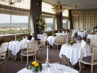 Pavillon henri IV Hotel