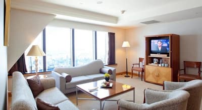 85 Sky Tower Hotel