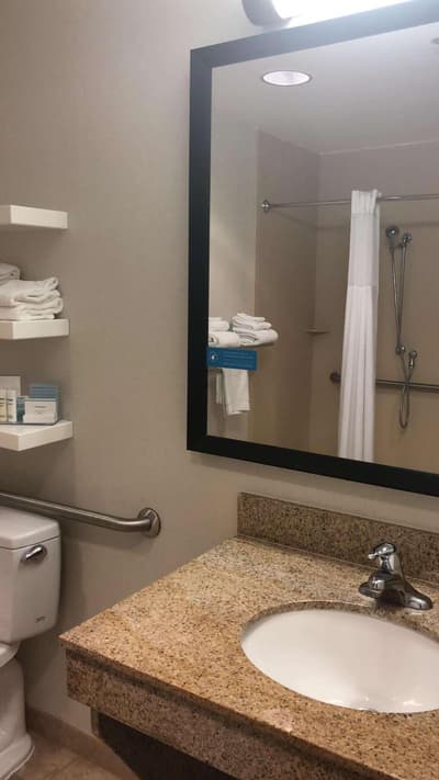Hampton Inn & Suites Tulare