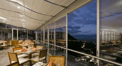 Stubel Suites y Café