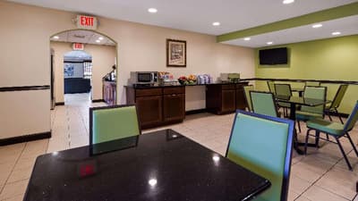 Surestay Hotel By Best Western East Brunswick