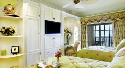 Charleston Harbor Resort & Marina