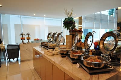 Damas Suites & Residences