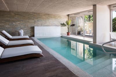 Costa Colonia Riverside Boutique