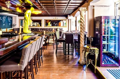 Queens Astoria Design Hotel