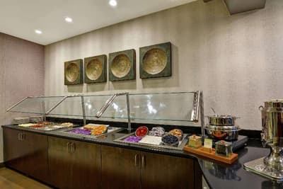 DoubleTree by Hilton Baton Rouge
