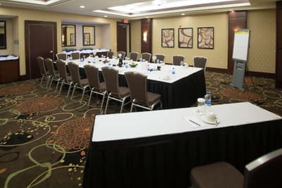 Embassy Suites by Hilton Fayetteville Fort Bragg