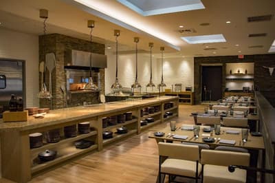 DoubleTree by Hilton Wichita Airport