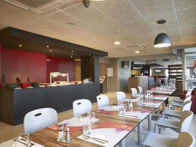 Campanile Blanc-Mesnil