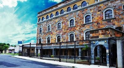 Plaza Real Suites & Apartments