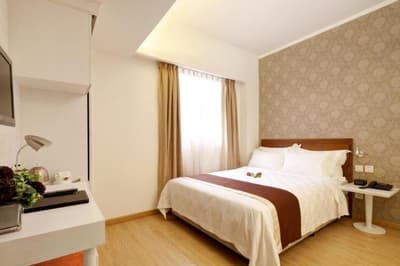 Ole Tai Sam Un Hotel
