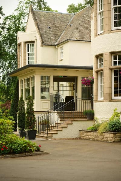 The Cairn Lodge & Hotel