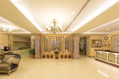 Spring Art Hotel