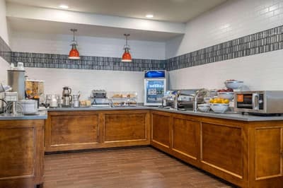 Comfort Suites Airport North