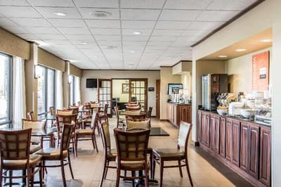Ardmore Inn & Suites