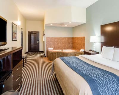 Comfort Inn & Suites Grenada Lake