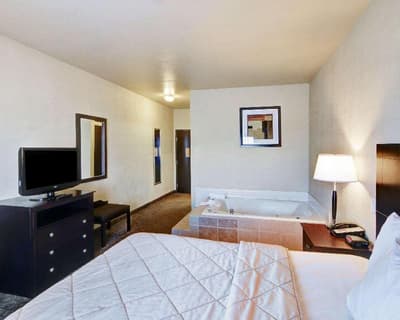 Quality Inn & Suites Terrell