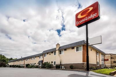 Econo Lodge Mississippi River area