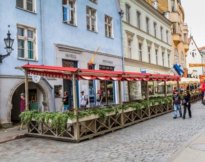 Cru Hotel And Restaurant