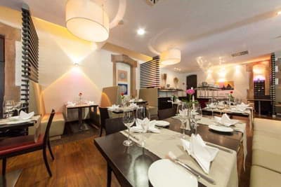Novina Tillypark Hotel