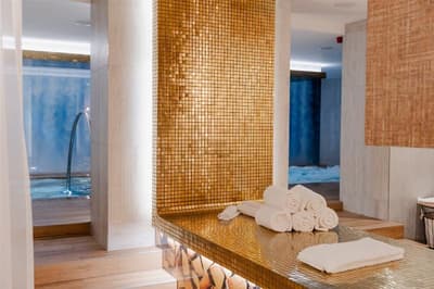 Mamaison Hotel Chain Bridge Budapest