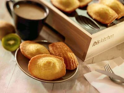 宜必思快捷布尔昆雅里昂中心酒店