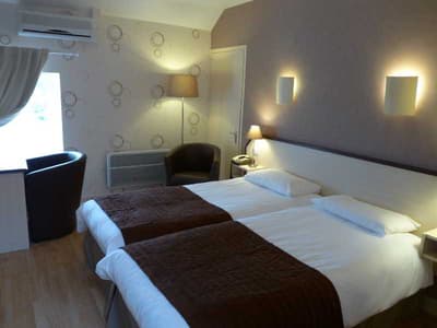 Logis Hotel Aux Maisons