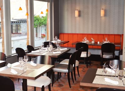 Hôtel Aux Vieux Remparts, The Originals Relais