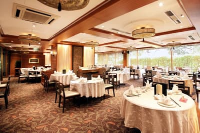PARKROYAL Serviced Suites
