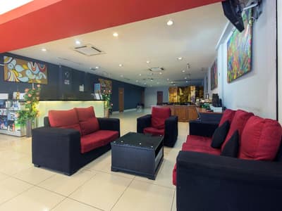 Super OYO 761 City Hotel