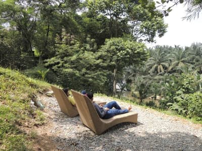 Deli River And Restaurant Omlandia