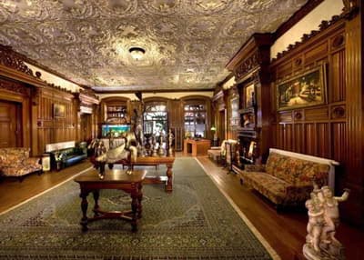 WelcomHeritage Ferrnhills Royale Palace