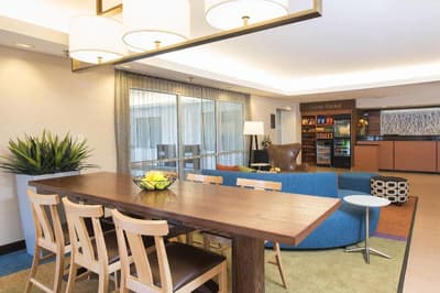 Fairfield Inn & Suites Bloomington